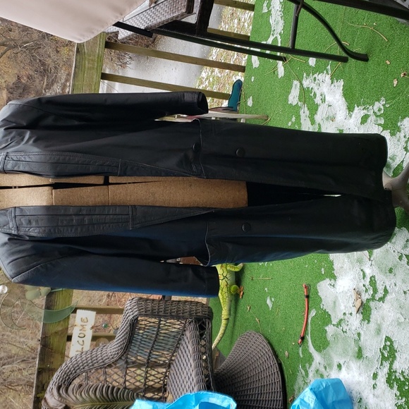 VTG WINTER CLEARANCE  long black leather coat - Picture 1 of 5